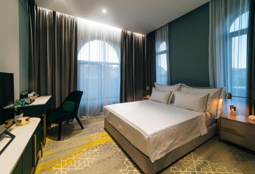اتاق لوکس, Arn Boutique