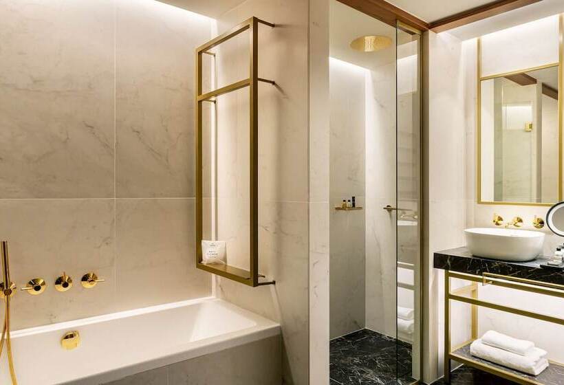 Семейный Номер, Radisson Collection Bilbao