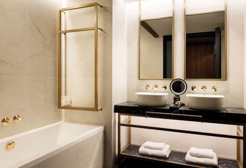 Полулюкс, Radisson Collection Bilbao