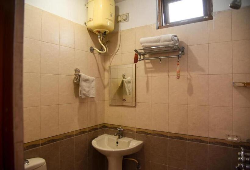 Quarto Estandar Cama King, Sajjan Villa