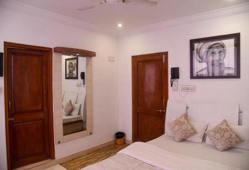 Quarto Estandar Cama King, Sajjan Villa