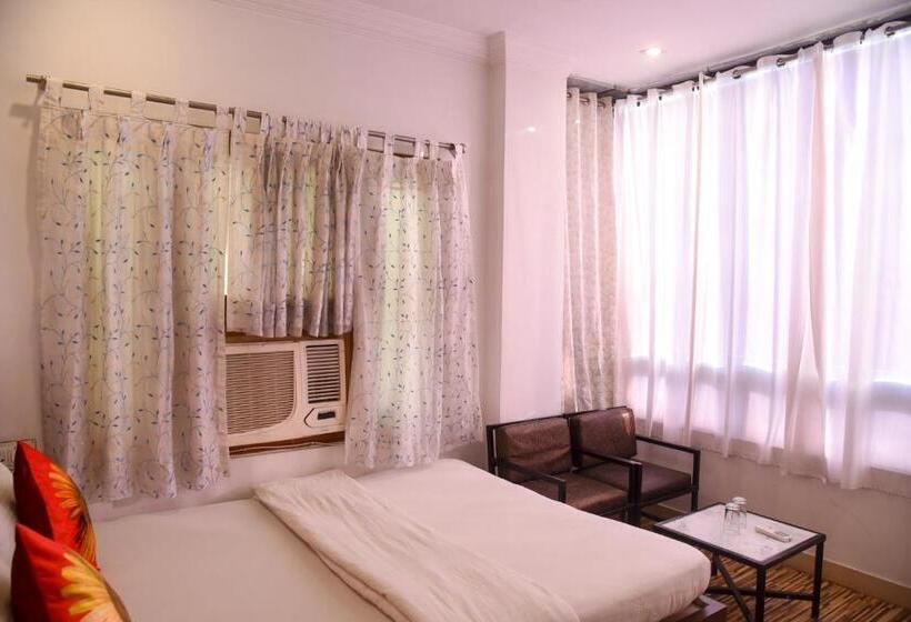 Quarto Estandar Cama King, Sajjan Villa