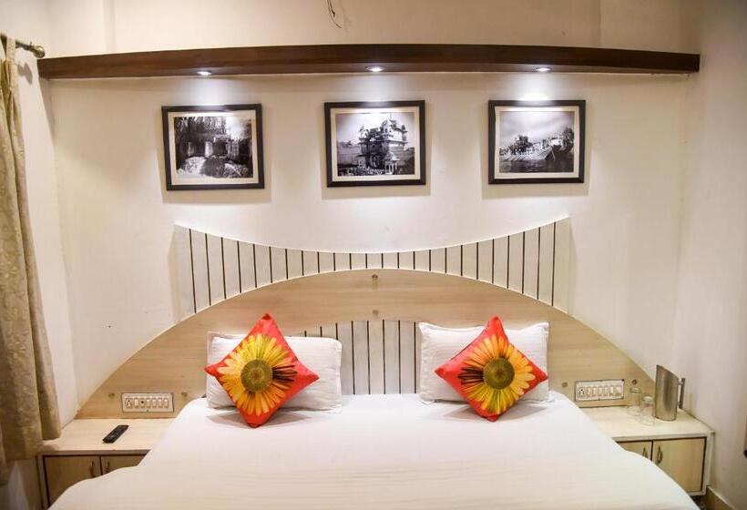 Quarto Estandar, Sajjan Villa