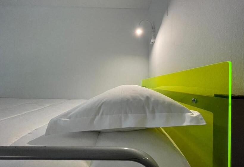 Cama em Quarto Compartilhado, Hi Parque Das Nações – Pousada De Juventude