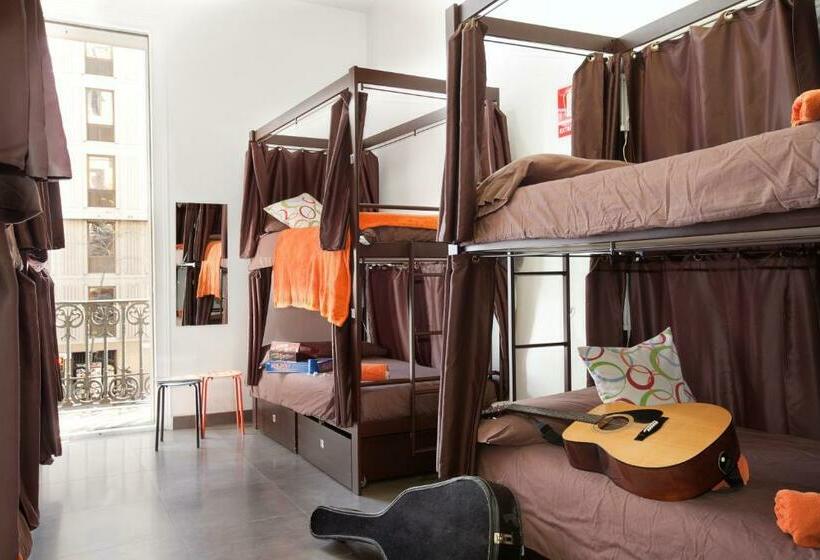 Кровать в Общей Комнате, Hip Karma Hostel