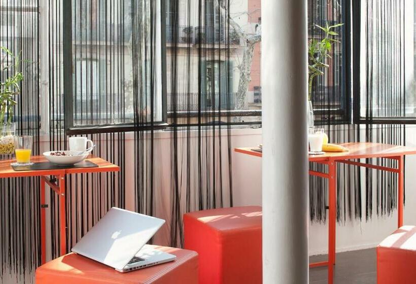 Кровать в Общей Комнате, Hip Karma Hostel