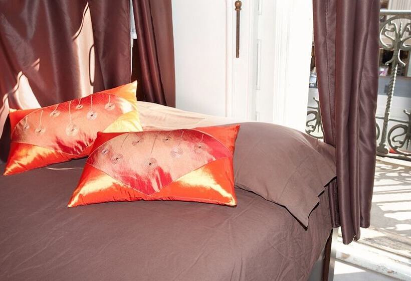 Кровать в Общей Комнате, Hip Karma Hostel