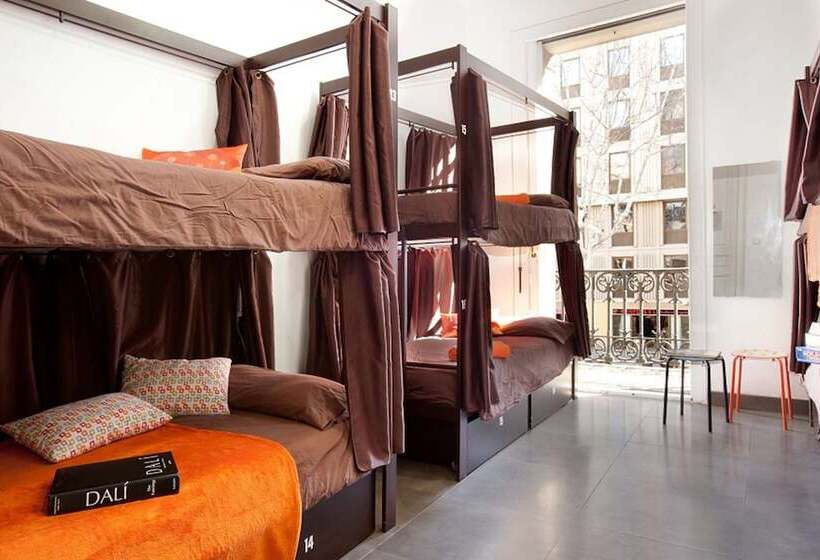 Кровать в Общей Комнате, Hip Karma Hostel