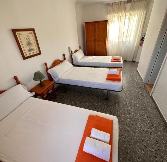 Номер Стандарт Трехместный, Hostal San Felipe