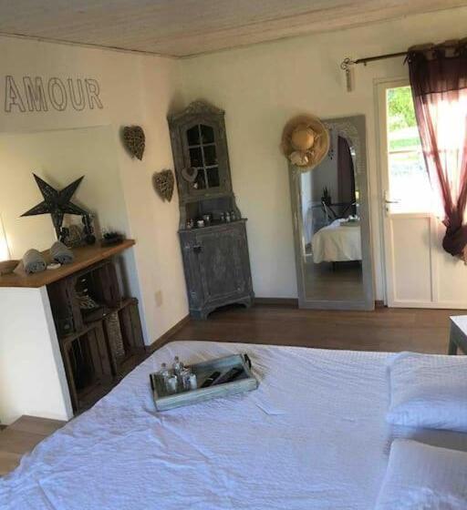 Номер Стандарт, Chambre D Hôtes Les Trois Châteaux