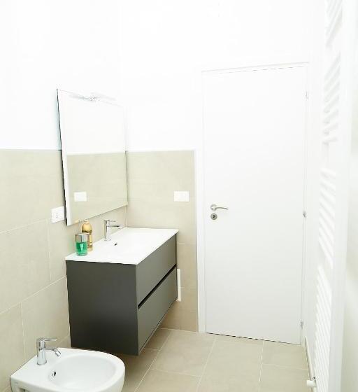 سوئیت 2 خوابه, Scirocco Guest House