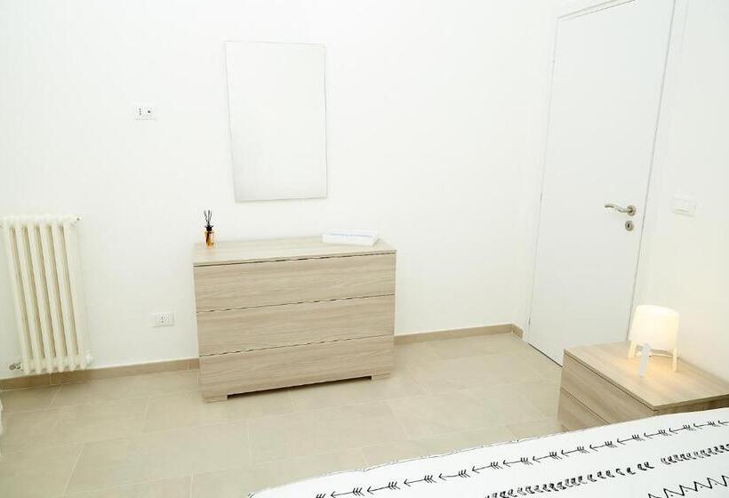 سوئیت 2 خوابه, Scirocco Guest House