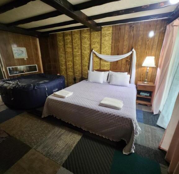 Номер Стандарт с Гидромассажем, Pocono Mountains Hotel And Spa