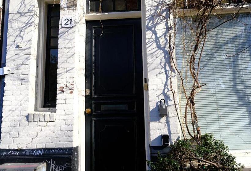 דירת חדר, Eelhouse Private Studio