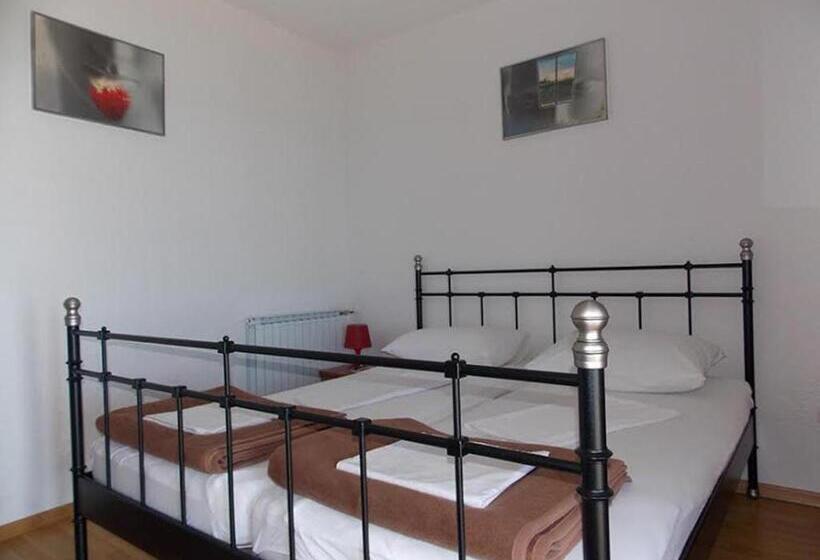 آپارتمان 2 خوابه با چشم‌انداز دریا, Hostel Panorama Portorož