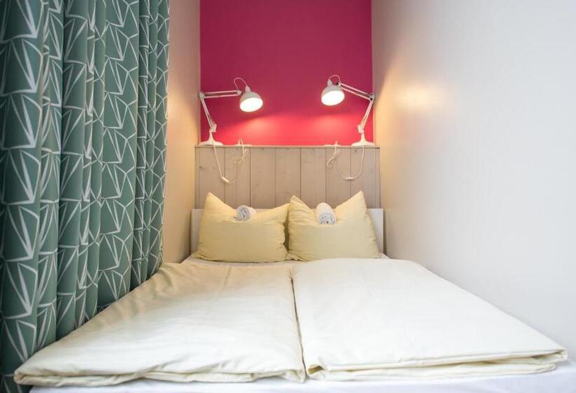 Номер Стандарт с Террасой, Wombat S City Hostel Munich Hauptbahnhof