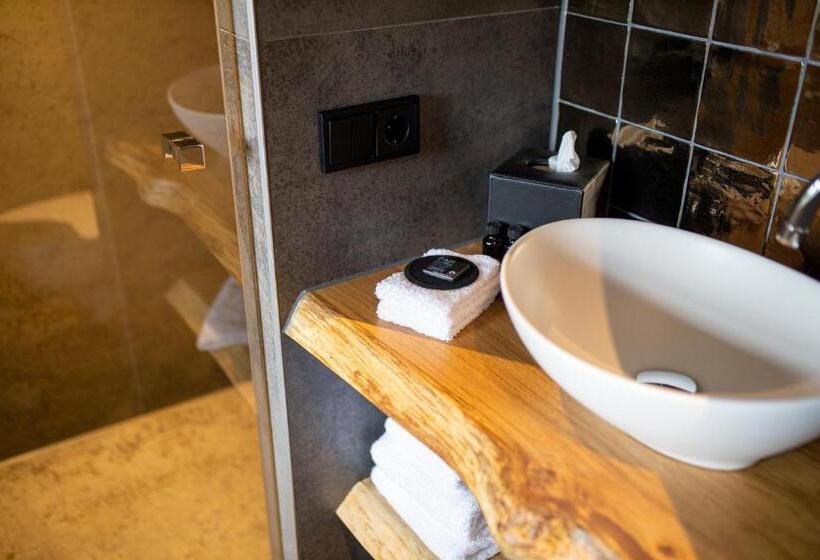 Quarto Deluxe, Eigenheimer B&b