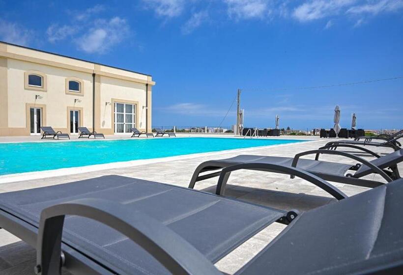 سوییت با چشم‌انداز استخر, Dimora Savarino Marzamemi Suites With Pool
