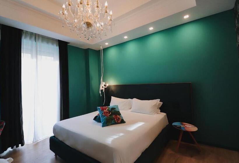 سوئیت با بالکن, Aron Only Suites Bed And Breakfast