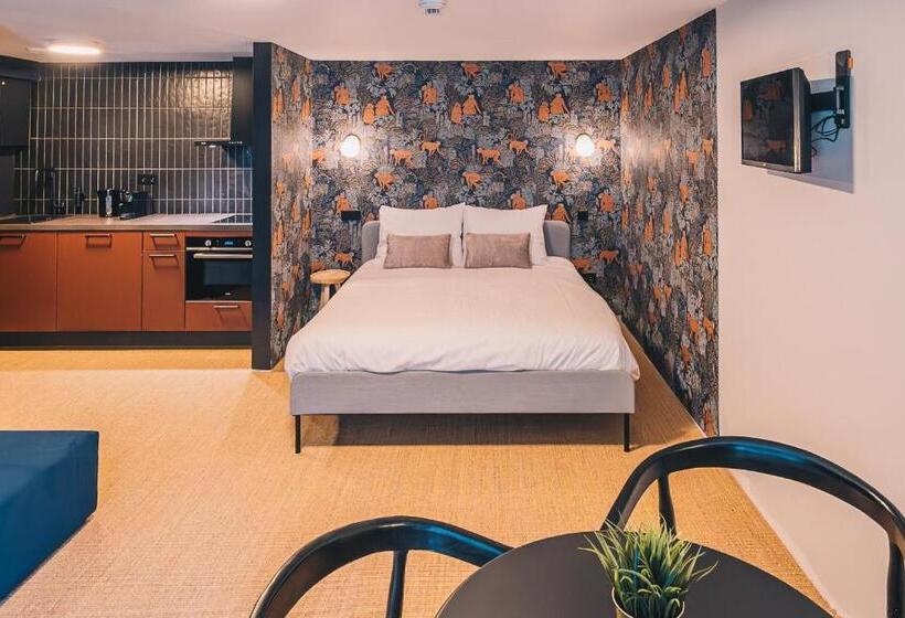 Quarto Deluxe com Sacada, Lvm Stays