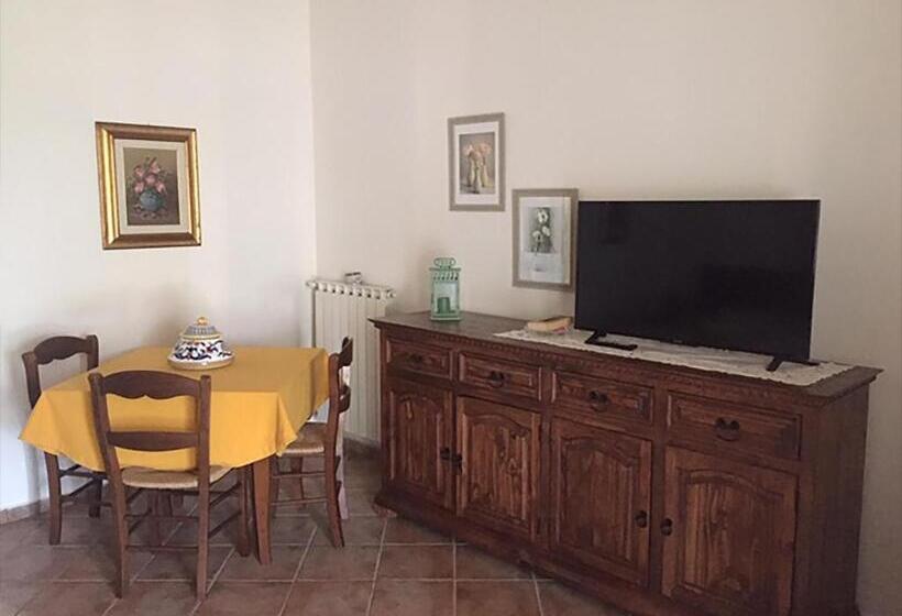 Номер Стандарт Вид на Сад, Giunti Agriturismo & Camere