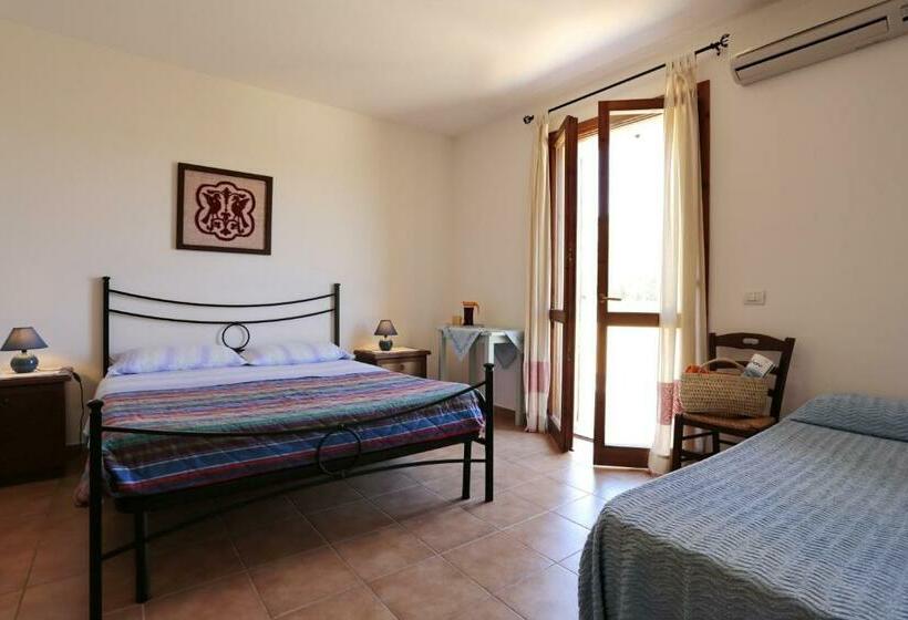 Номер Стандарт с Балконом, Bed And Breakfast Le Camelie