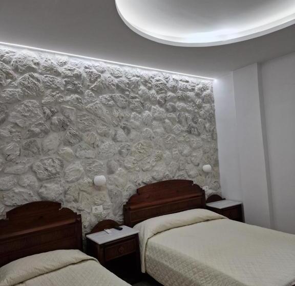 Номер Стандарт Трехместный, Emmanouela Studios & Villas