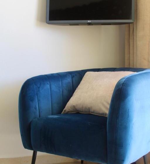 اتاق لوکس با بالکن و چشم‌انداز دریا, Luxury B&b Villa Tauro