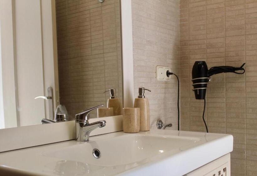 اتاق لوکس با چشم‌انداز دریا, Luxury B&b Villa Tauro
