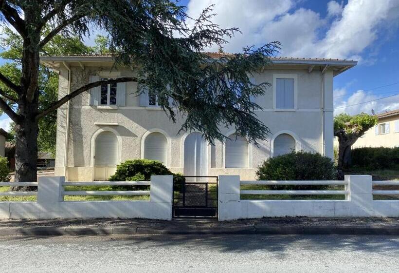 Номер Стандарт, Maison Farol
