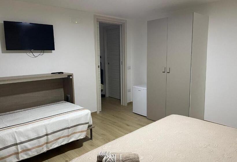 Номер Deluxe, Teddy Sroom