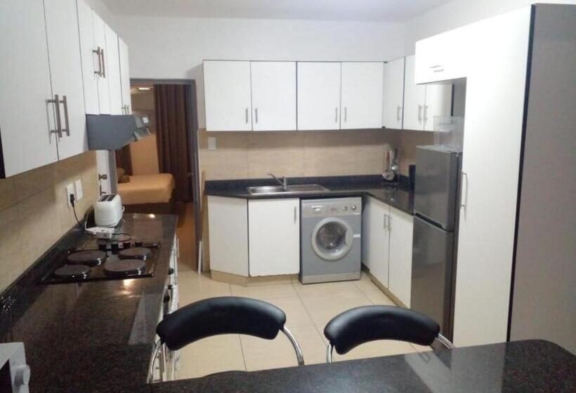 آپارتمان 1 خوابه با بالکن, Sandz Accomodation At 108