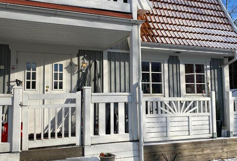 Вилла 3 Спальни, Dr åsa Kallfors Järna Bed & Breakfast