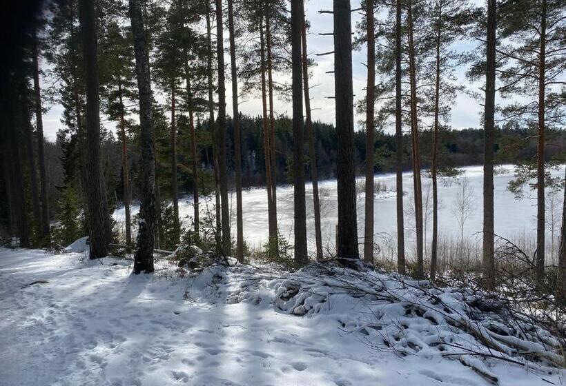 标准平房, Dr åsa Kallfors Järna Bed & Breakfast