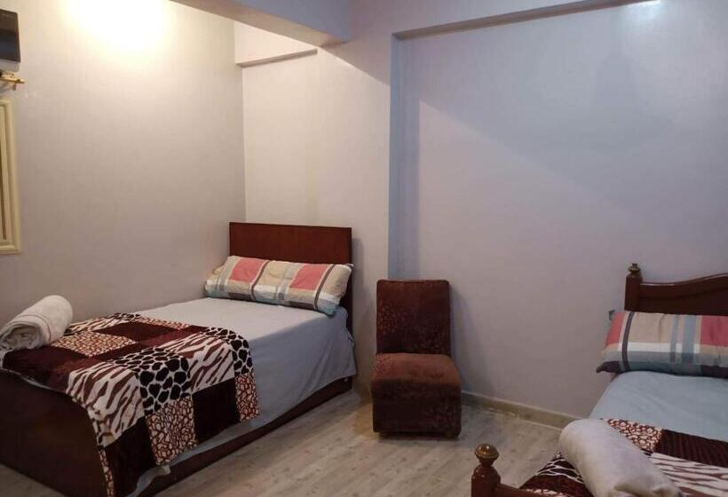 استودیوی استاندارد, Winji Guest House