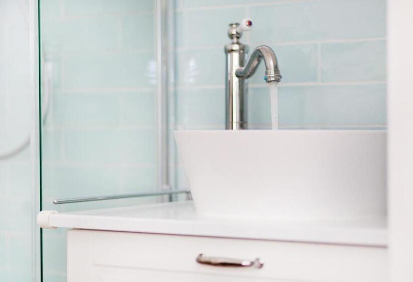 اتاق استاندارد با تخت بزرگ, Bed & Breakfast De Oude Kapel