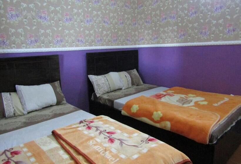 Villa 3 Quartos, Penginapan Melati Sarangan