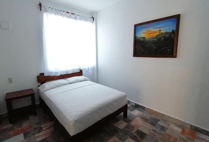 スタンダード４人部屋, Don Luis Hostal   Sucursal Hidalgo   Tecolutla