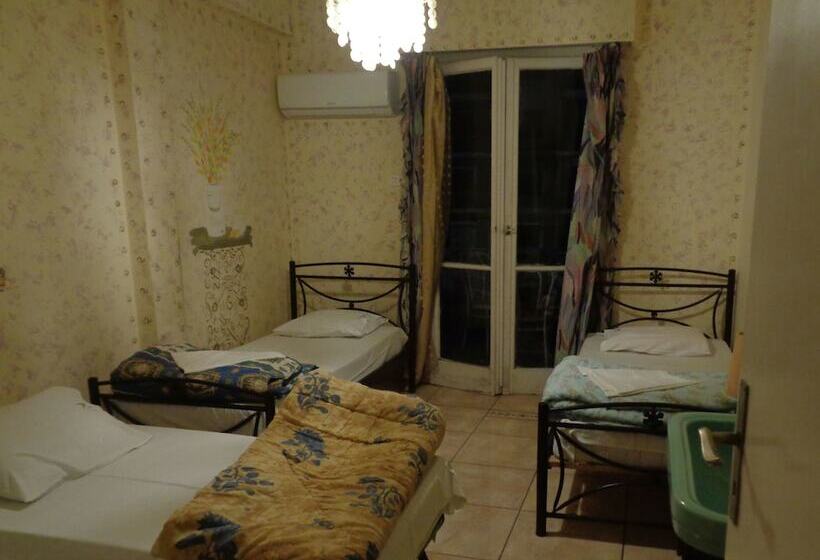 스탠다드 트리플 룸, Athens House