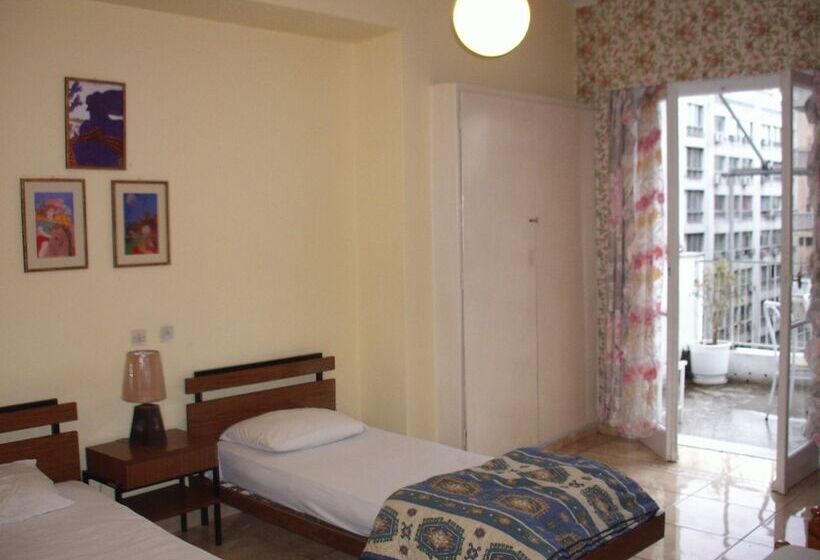 Quarto Estandar Individual, Athens House