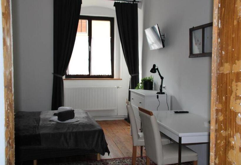 침실 2개 스위트, Im Stift Neuberg