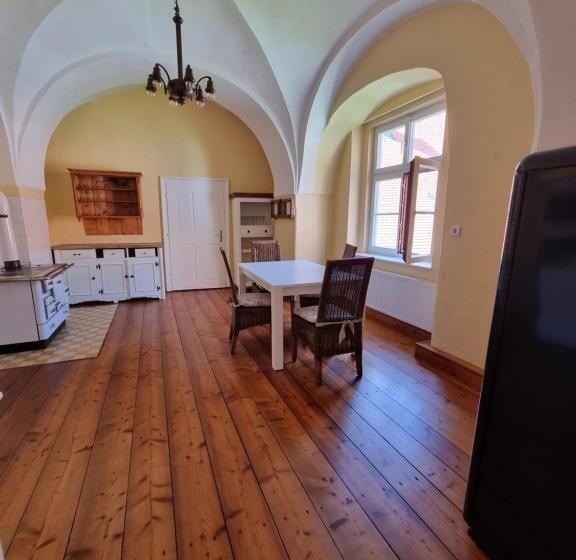 침실 2개 아파트, Im Stift Neuberg