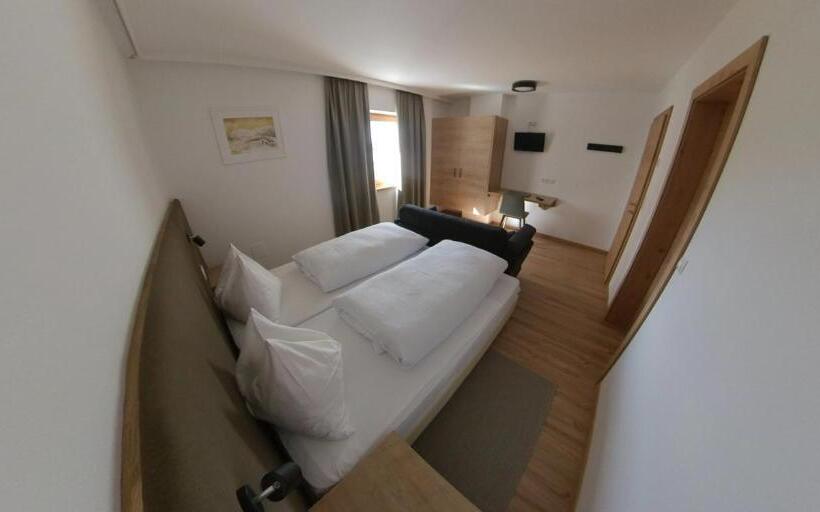 带阳台的豪华间, Haus Anna B&b