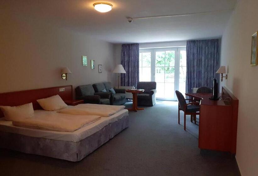 Полулюкс Вид на Сад, Parkhotel Keck   Castillo Del Bosque
