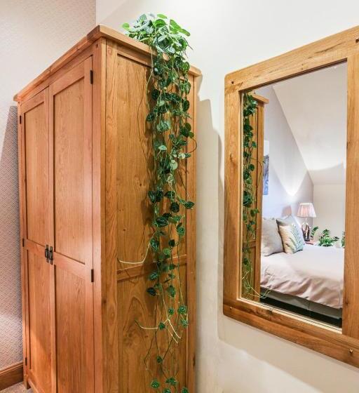 Номер Deluxe, St Andrews House