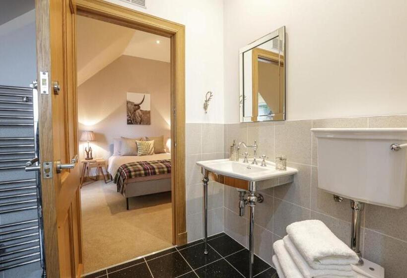 Номер Deluxe, St Andrews House