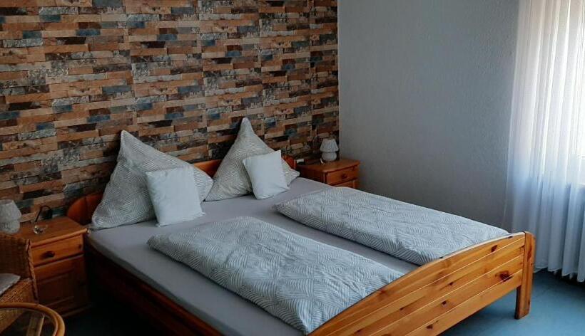 Номер Стандарт, Gästezimmer Elly Dostert