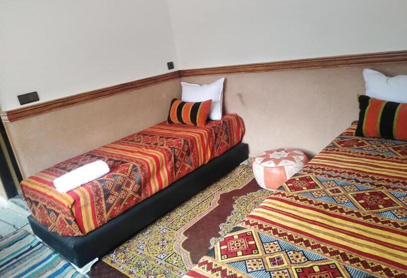 Четырехместный номер эконом класса с общей ванной комнатой, Riad Bab Imlil