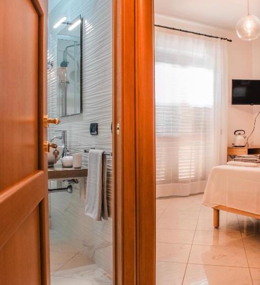Номер Стандарт с Балконом, Magna Grecia B&b E Appartamenti