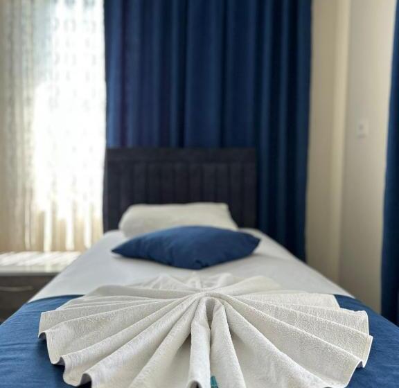Quarto Estandar, Paradise House